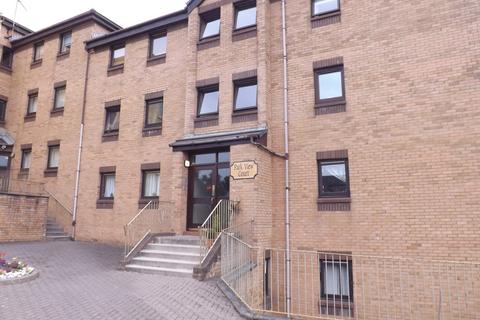 2 bed property, in Parkview Court, £105,000