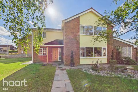 5 bed property, in Granta Close, £550,000