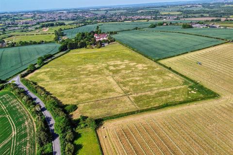 2 bed property, in Longfield Farm, £750,000
