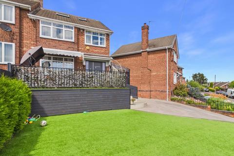 4 bed property, in Redland Drive, £325,000