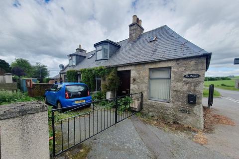 3 bed property, in The Reisque, £110,000