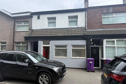 5 bed property, in 374/374A Prescot Road, £135,000