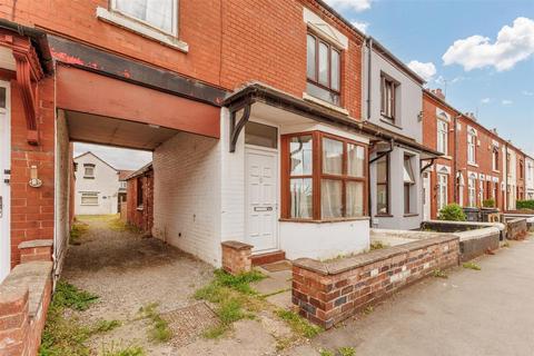 1 bed property, in Haunchwood Road, £100,000