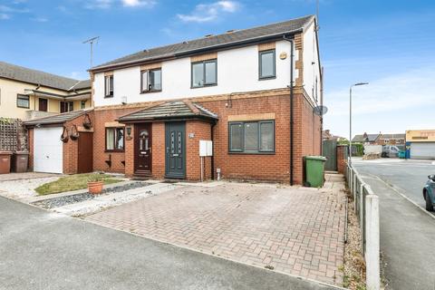 3 bed property, in Weeland Court, £160,000