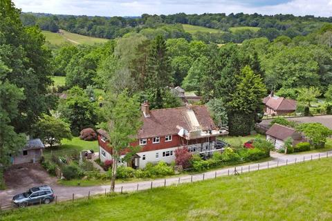 4 bed property, in East Grinstead, £775,000