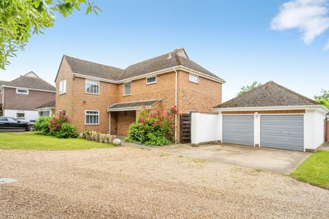 5 bed property, in Aldwick Felds, £750,000