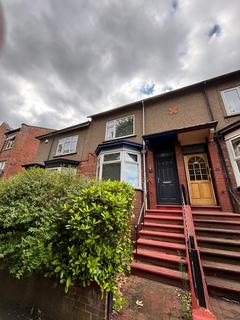5 bed property, in 74 Pendower Street, £200,000