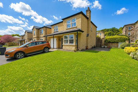 4 bed property, in Cedarwood Place, £485,000