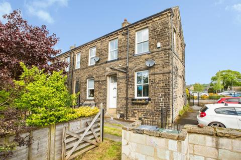 3 bed property, in Mill Street, £220,000