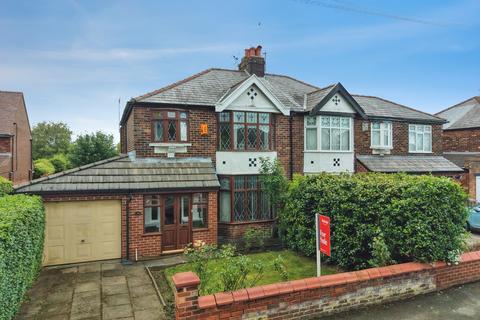 3 bed property, in Springfield Lane, £295,000