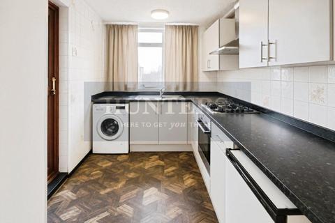 3 bed property, in Darcy Drive, £590,000