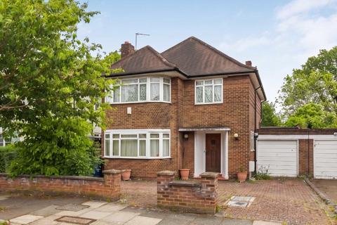 4 bed property, in Corringway, £1,299,999