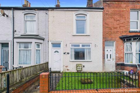 2 bed property, in Moorfield Road, £85,000