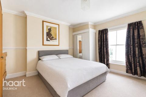 1 bed property, in Rosendale Road, £280,000