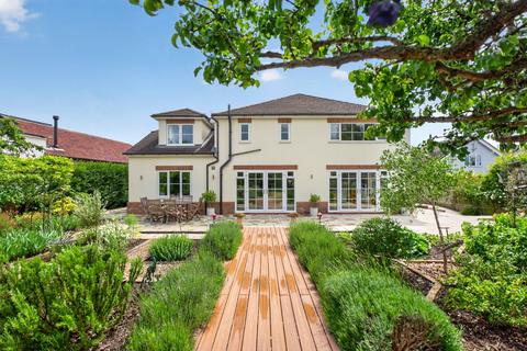 4 bed property, in Welford On Avon, £1,250,000