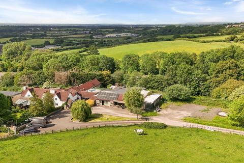 13 bed property, in Parkfield, £925,000