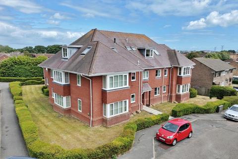 2 bed property, in Carters Avenue, £185,000