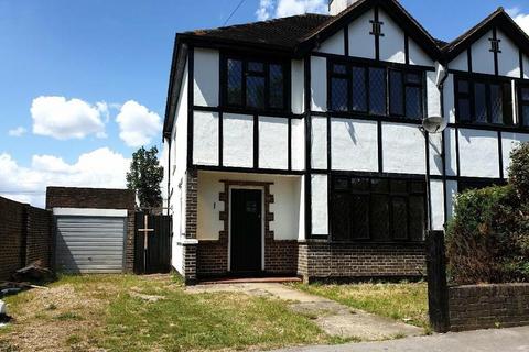 3 bed property, in Rutland Gardens, £595,000