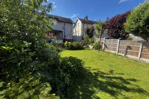 2 bed property, in Lydney, £239,995