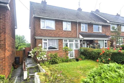2 bed property, in Packwood Road, £140,000