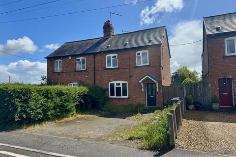 3 bed property, in Lower Heath, £120,000