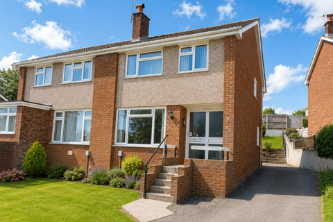3 bed property, in Fern Rise, £230,000