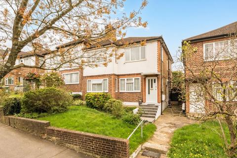 2 bed property, in Chambers Lane, £525,000