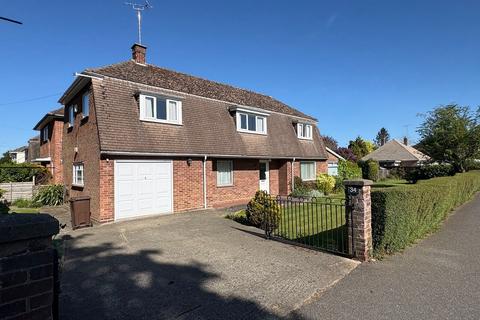 3 bed property, in Halmergate, £325,000