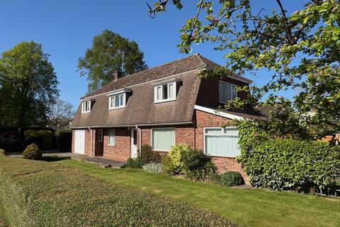 3 bed property, in Halmergate, £310,000