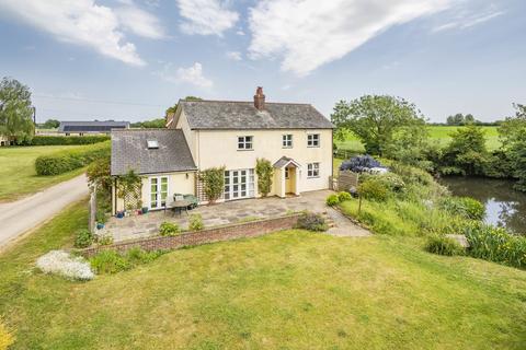 5 bed property, in Sudbury, £725,000