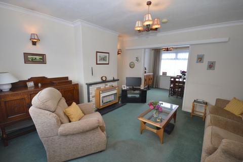 3 bed property, in Carlton Avenue, £185,000