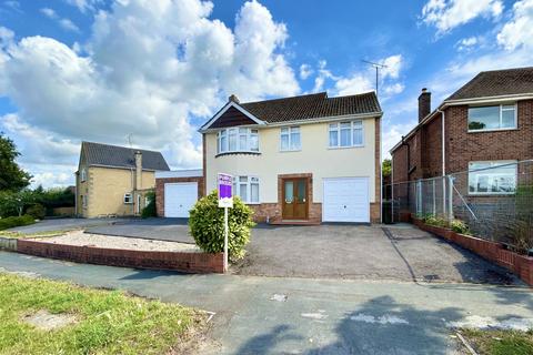 4 bed property, in Sandringham Road - Lawn, £525,000