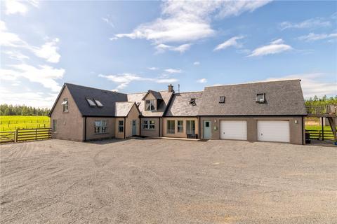 5 bed property, in Finnlarig Farm, £675,000