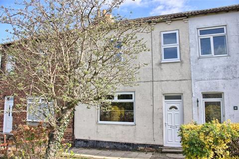 3 bed property, in West Terrace, £70,000