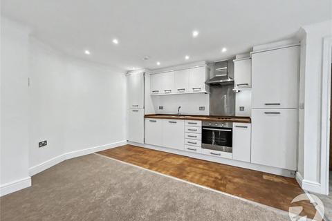 1 bed property, in Foots Cray High Street, £220,000