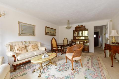2 bed property, in Harrowlands Park, £375,000