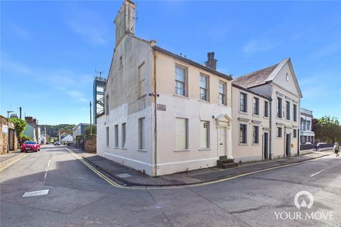 5 bed property, in Duke Street, £195,000