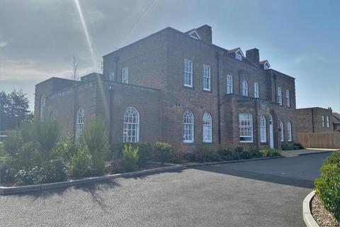 1 bed property, in Colebridge House, £165,000