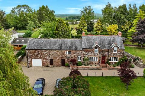 5 bed property, in Hayton, £695,000