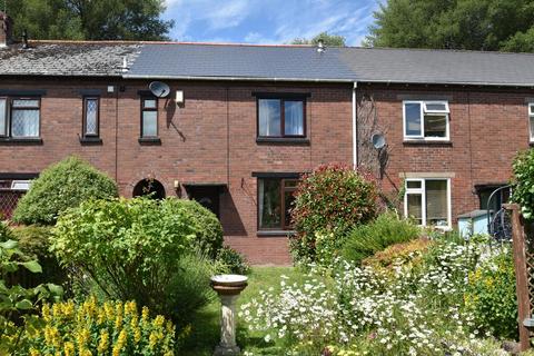2 bed property, in Hill Crest, £200,000