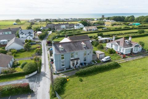3 bed property, in Llanon SY23, £265,000