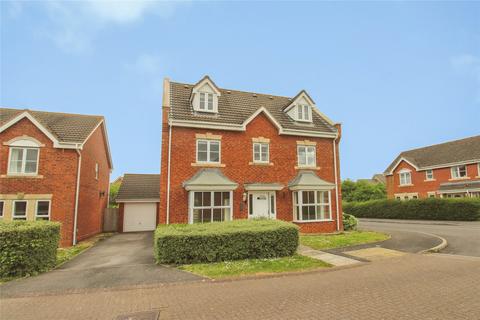 5 bed property, in Moyle Park, £429,950