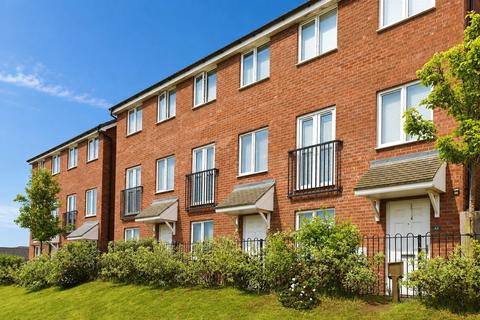 3 bed property, in Pincombe Road, £250,000