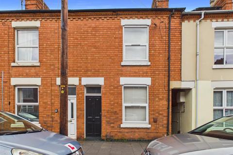 2 bed property, in Station Street, £175,000