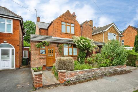 3 bed property, in Ashleigh Drive, £325,000