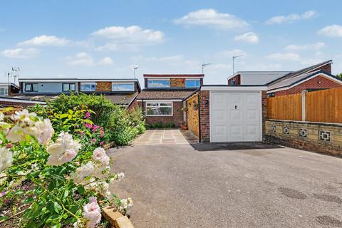 2 bed property, in Cressage Road, £240,000