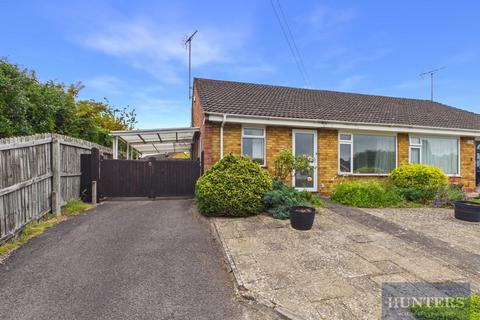 2 bed property, in Hatherley Road, £240,000
