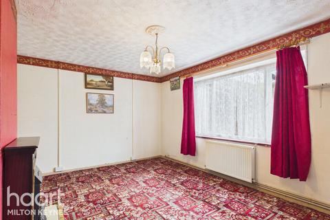 3 bed property, in Victory Road, £325,000