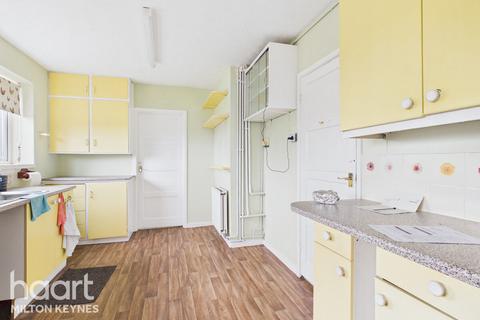 3 bed property, in Victory Road, £325,000