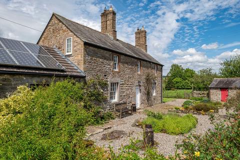 4 bed property, in Lesser Moorguards, £560,000
